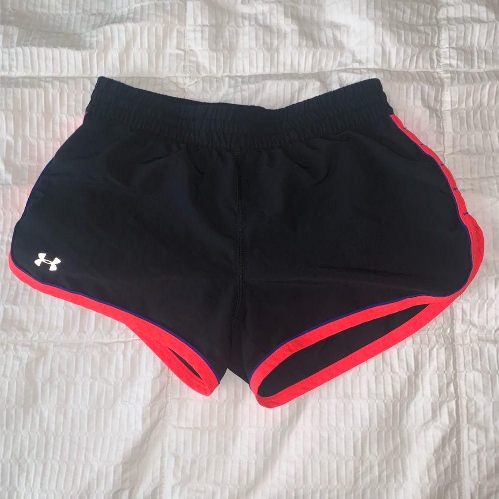Under Armour running short